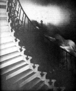 チューリップ階段室の亡霊